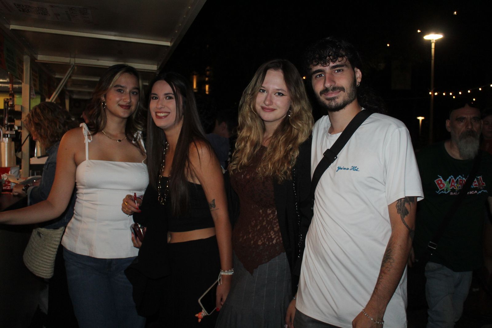 Ambiente en la Feria de Día en la tarde de este lunes