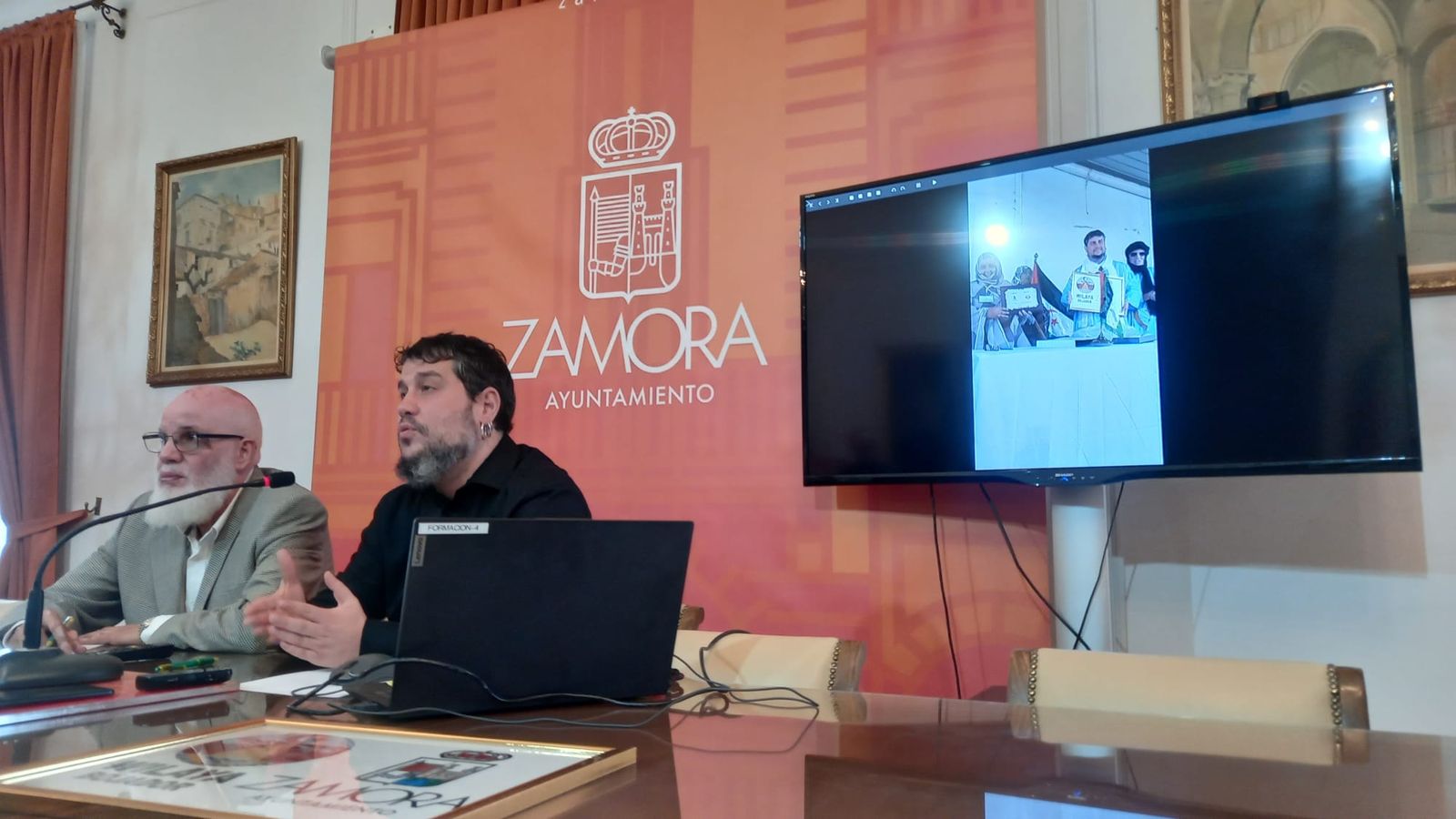 Diego Bernardo junto a Abdalahe Hamad Ahmed, delegado del Frente Polisario en Castilla y León