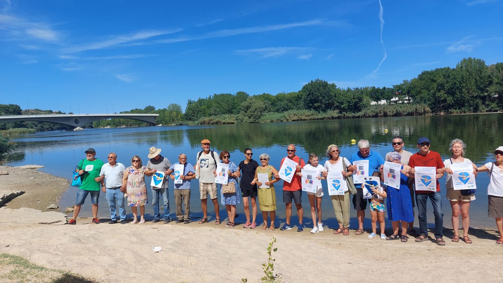 cadena-humana-por-el-agua-en-los-pelambres-16
