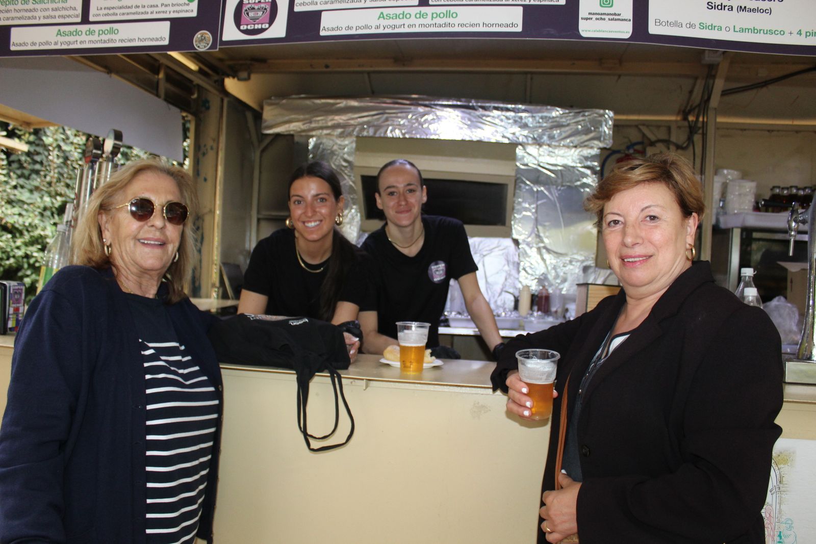Ambiente en la Feria de Día en el mediodía de este miercoles