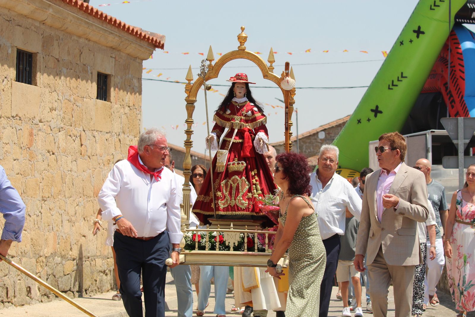 Moriscos. Procesión acompañada por la Agrupación Musical Virgen de la Vega