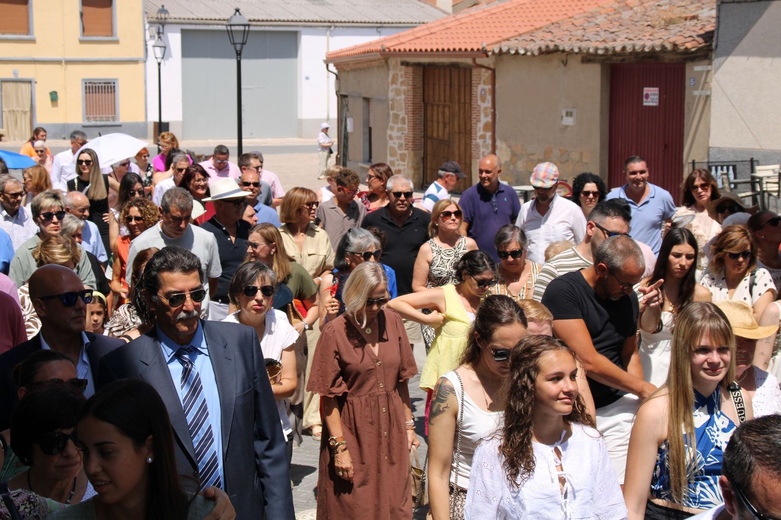 Procesión en honor al Cristo de las Batallas en Castellanos de Moriscos