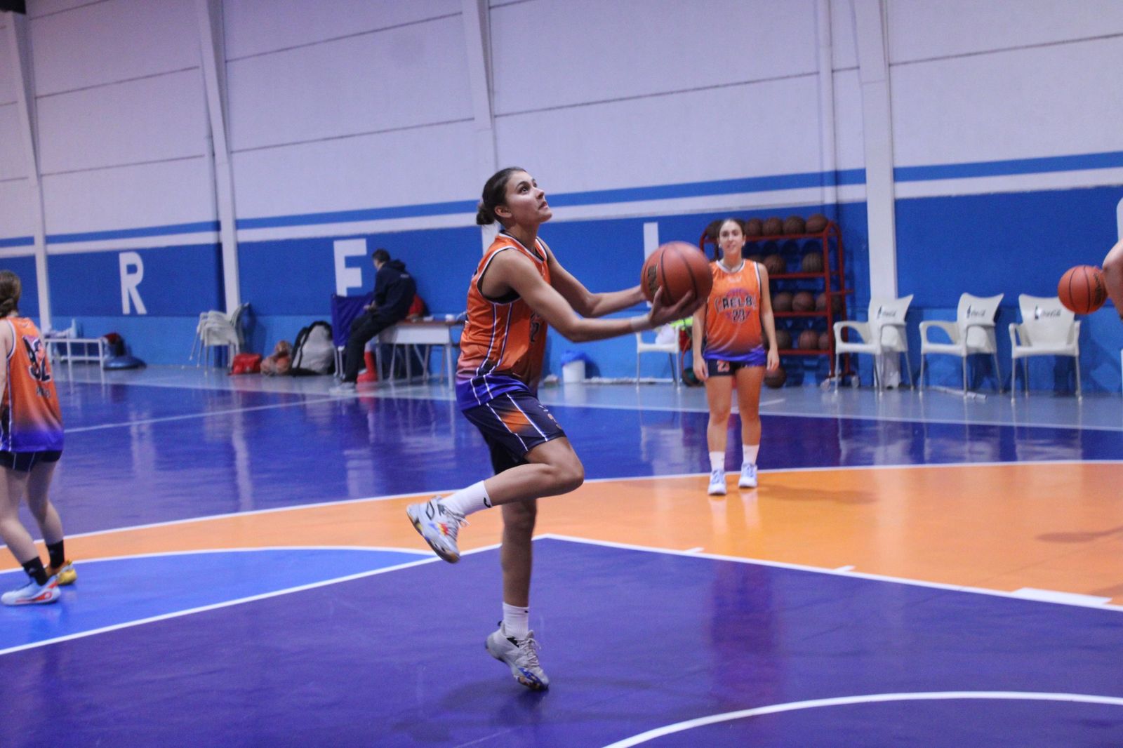 Gran triunfo del CB Arelsa ante uno de los equipos fuertes de la Liga, el Universidad de León