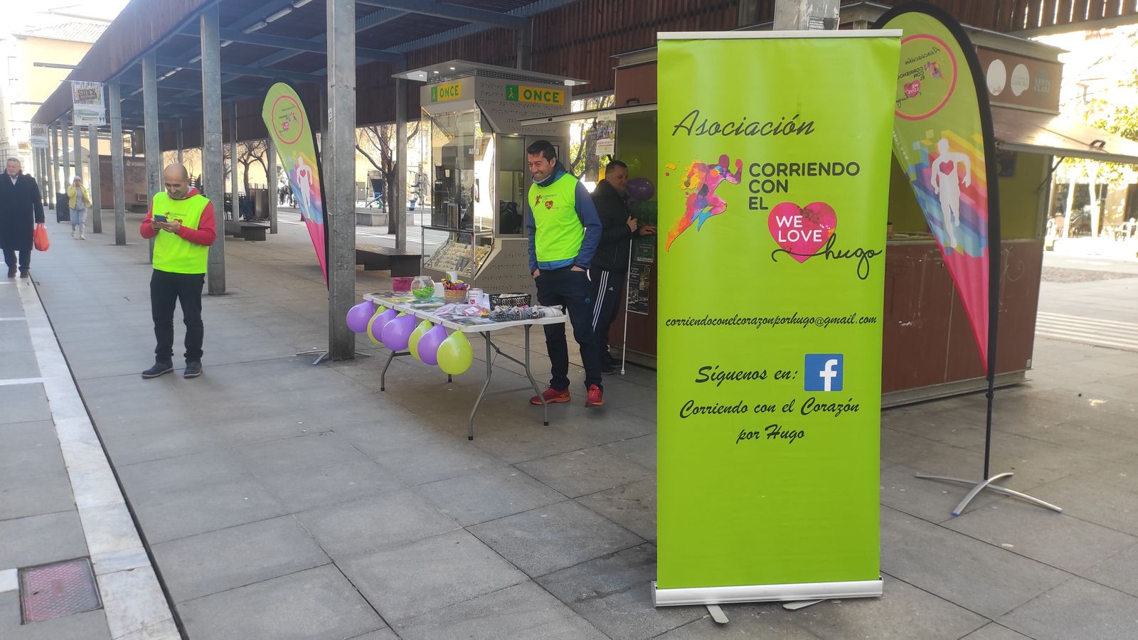 La Asociación Corriendo con el Corazón por Hugo en el stand de Santa Clara. Archivo