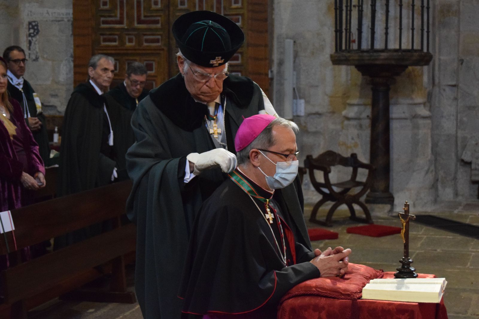 la-real-cofradia-de-caballeros-cubicularios-recibe-a-sus-nuevos-miembros-11