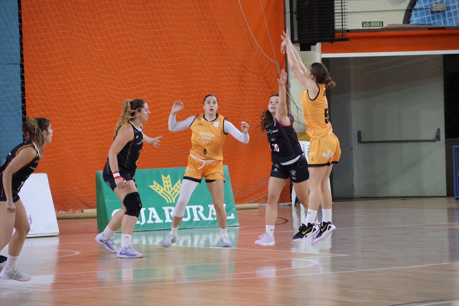 Partido entre CD Zamarat y Cajasol Baloncesto Sevilla