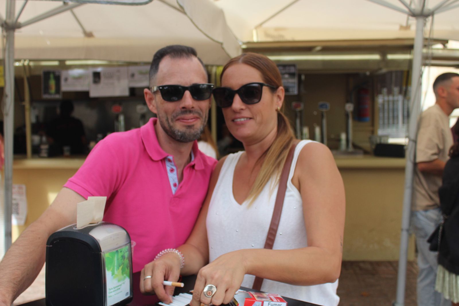 Ambiente en la Feria de Día en el mediodía de este domingo