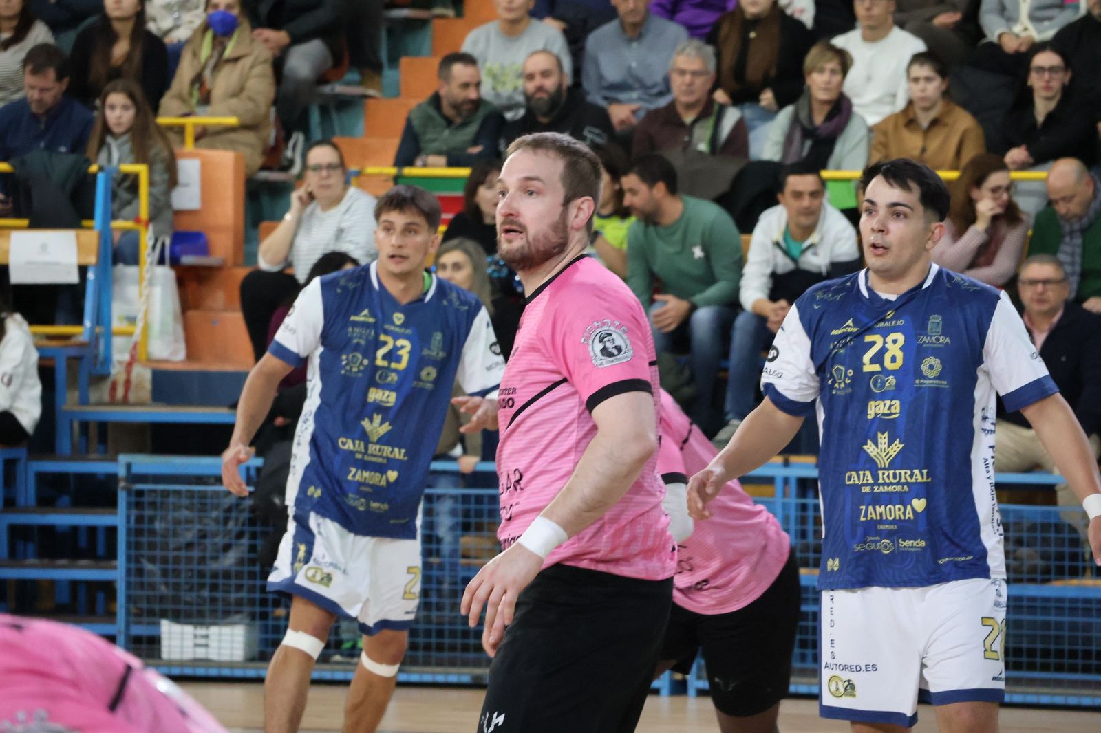 GALERÍA | El BM Zamora se juega consolidar el liderazgo frente a los asturianos del Auto-Center Principado Vetusta