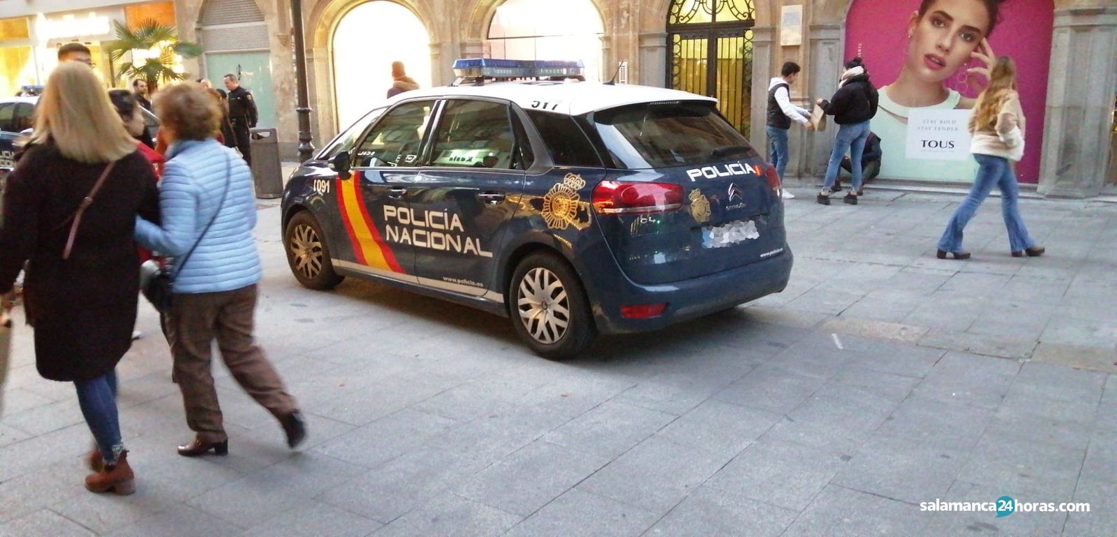 Policía Nacional en Calle Toro (16)