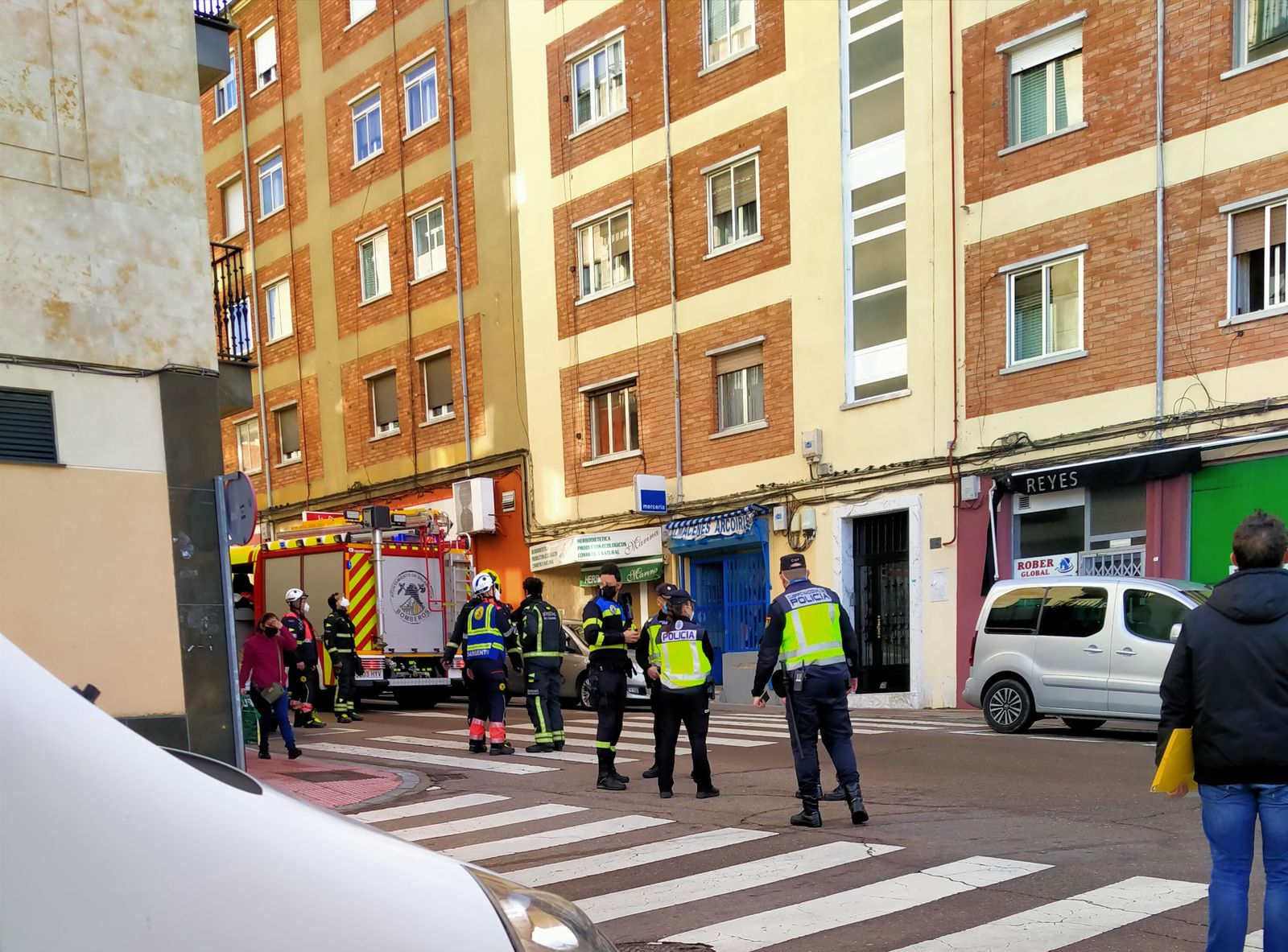 Suceso en calle Arapiles. | FOTOS: DAVID GALLEGO