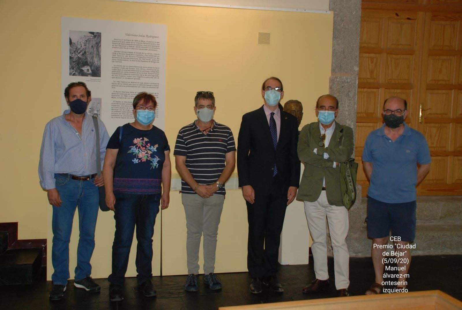 Marcos Sala y miembros del Centro en el Valeriano Salas