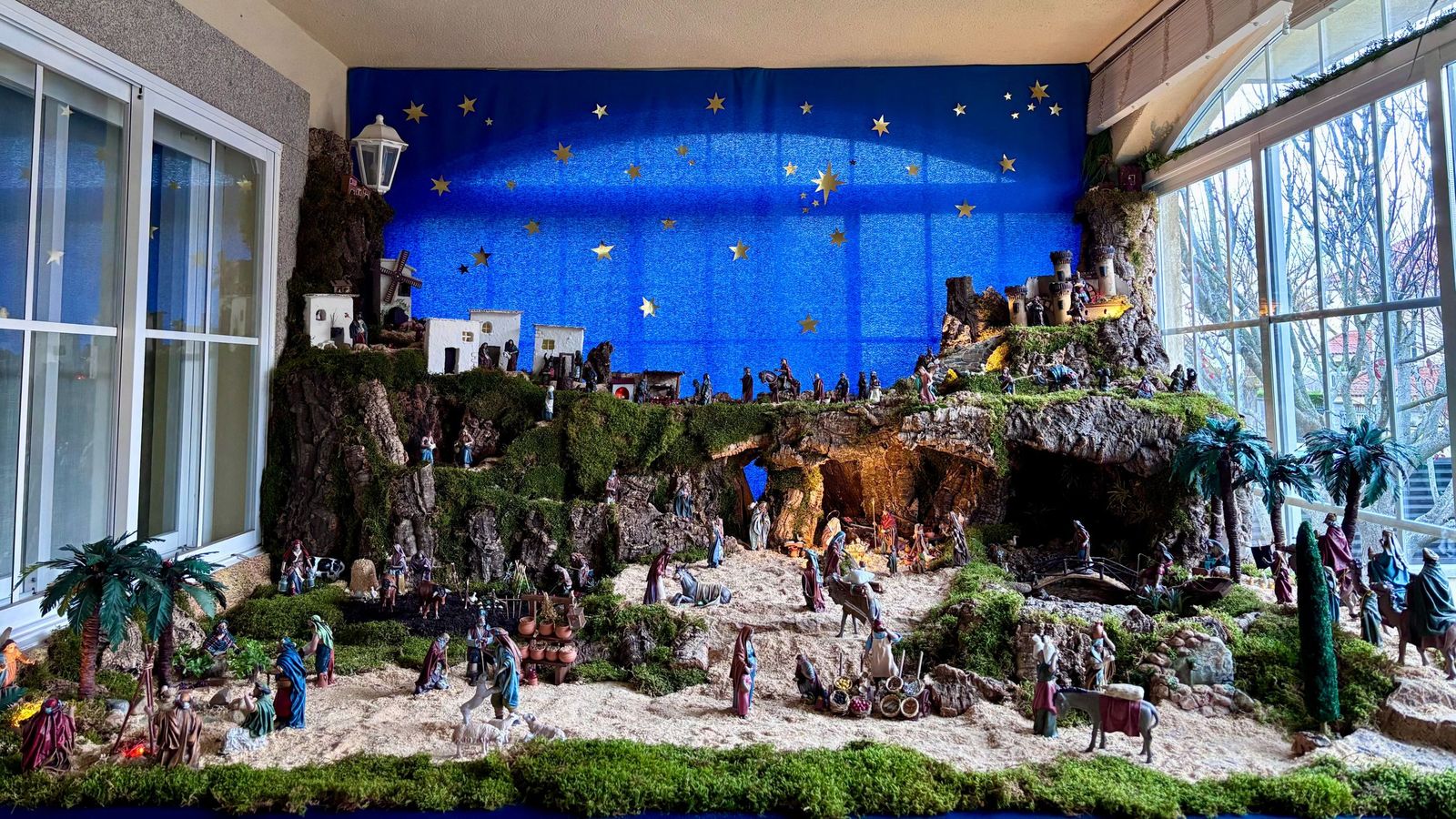 M.S.V. - Belén situado en una vivienda de Villamayor (2).JPG