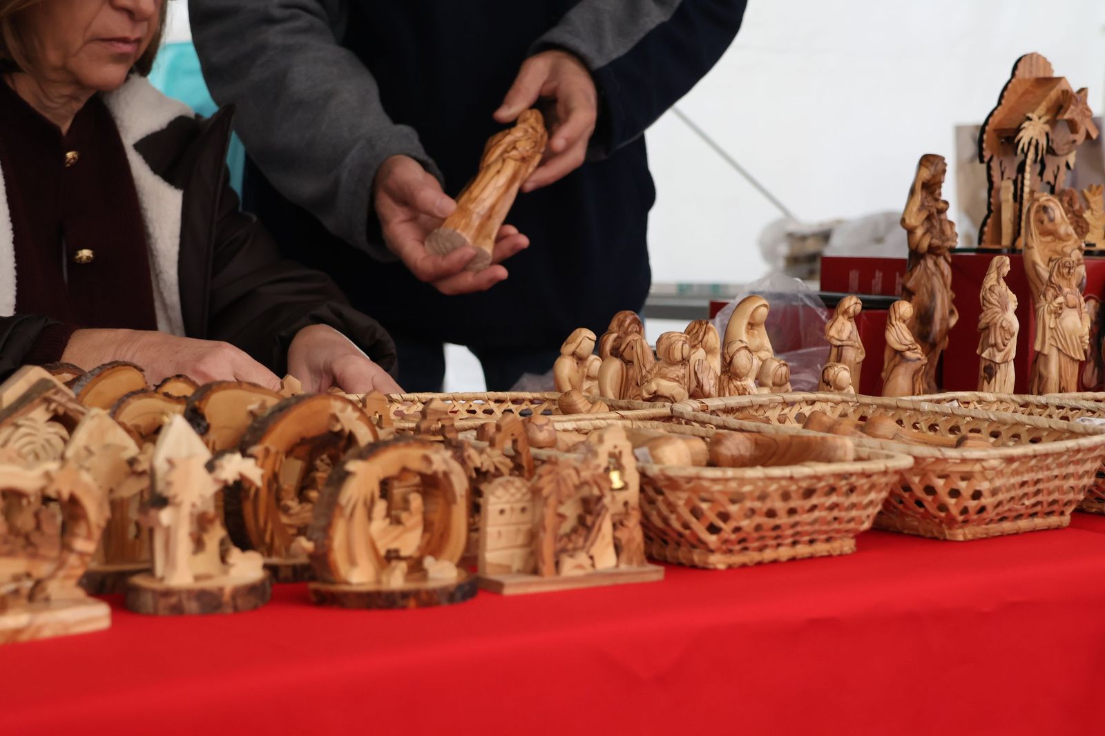 GALERÍA | Inauguración del mercadillo solidario en la Plaza Mayor de Zamora en apoyo al pueblo palestino