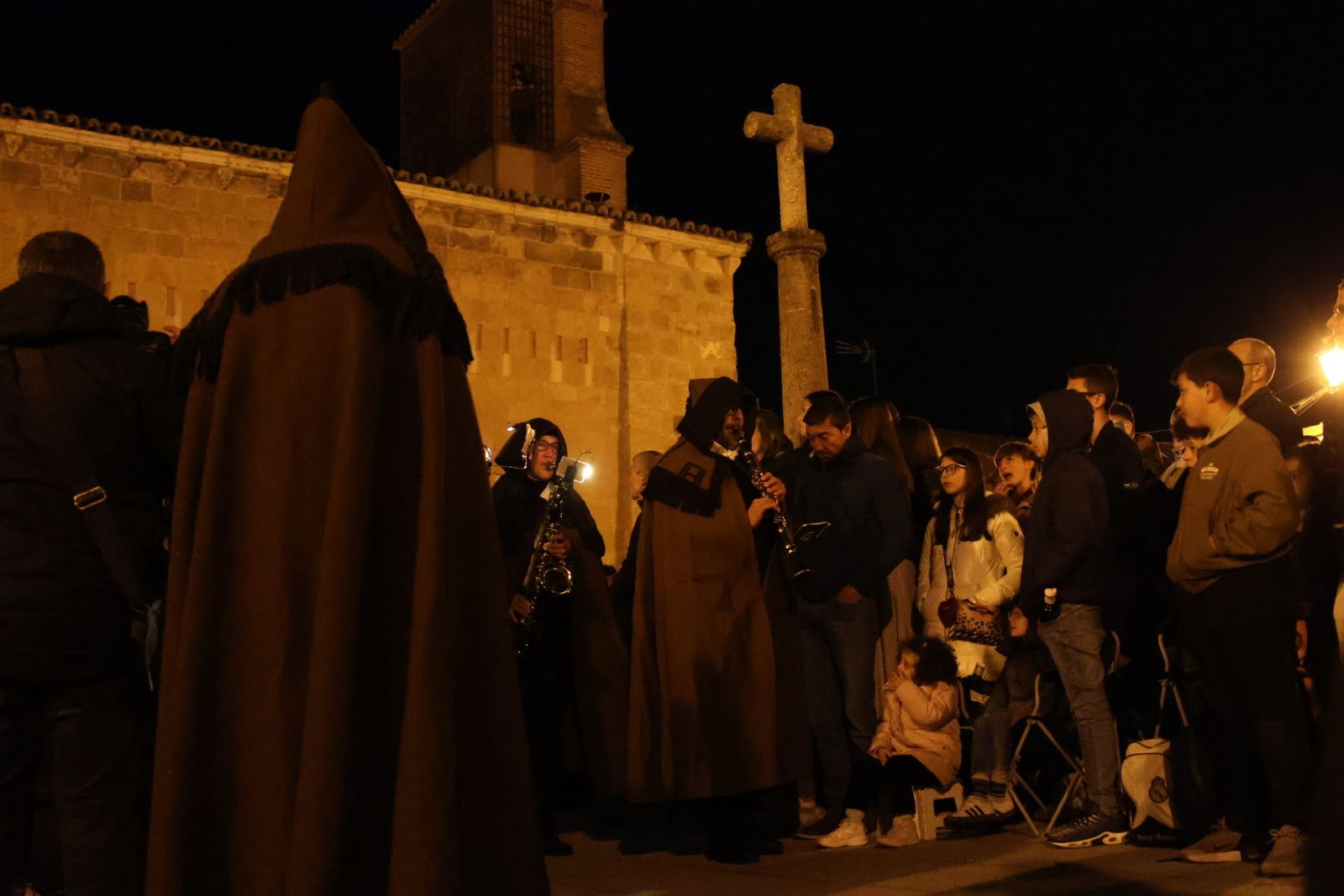 GALERÍA | Revive en imágenes la procesión de las Capas Pardas