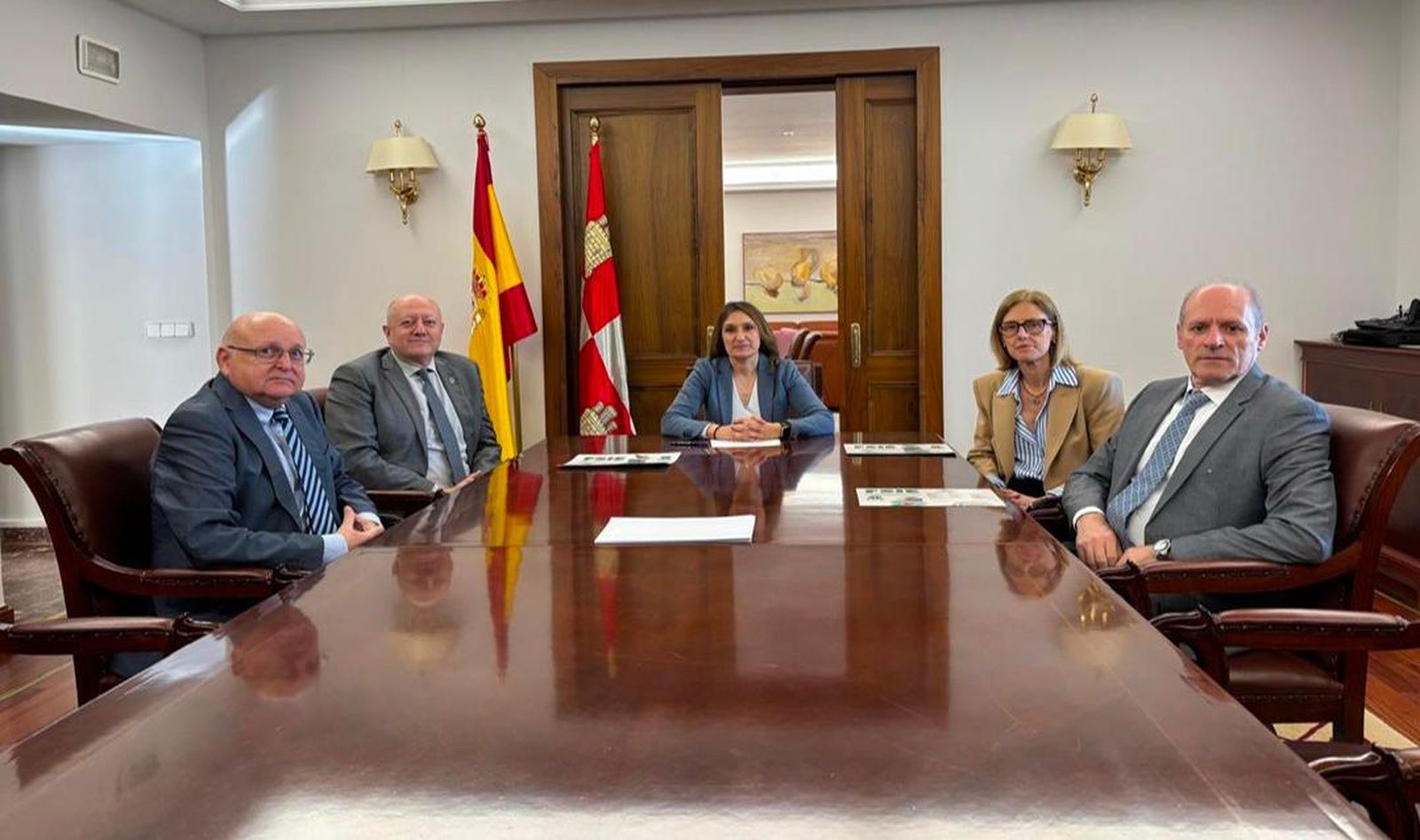 FSIE CyL se reúne con la Consejera de Educación para abordar temas clave de la enseñanza privada y concertada