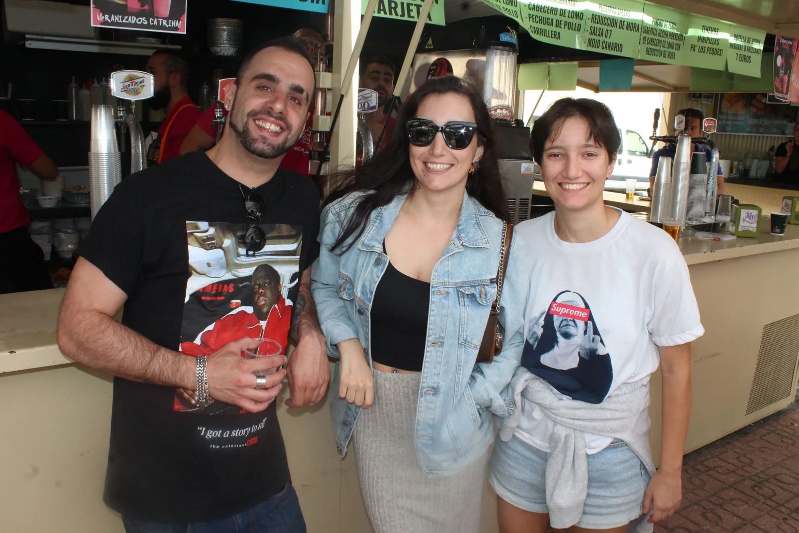 Ambiente en la Feria de Día en el mediodía de este viernes