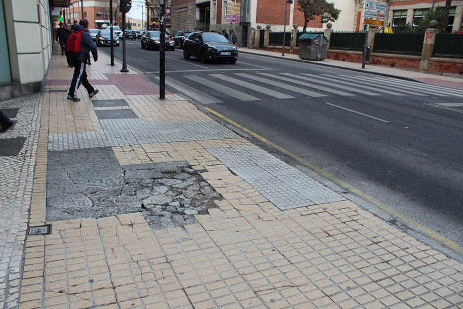 Acera AlfonsoIX avenida