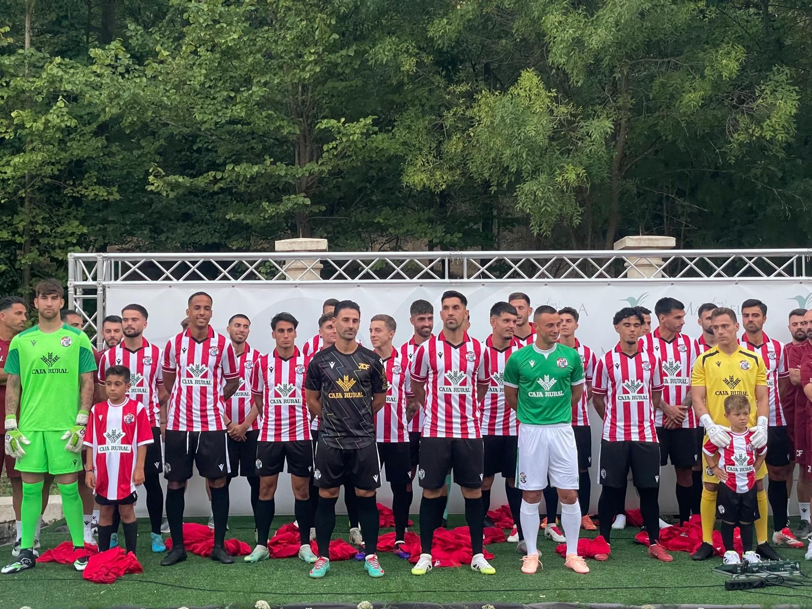 El Zamora CF presenta su nueva armadura