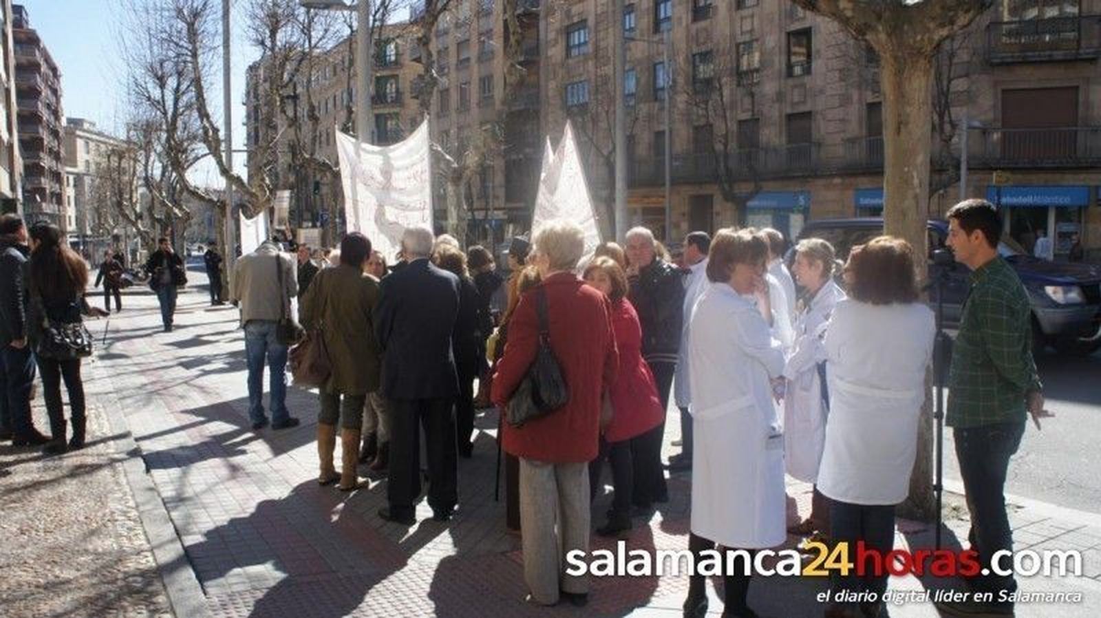 Concentración de trabajadores del Centro de Salud de San Juan