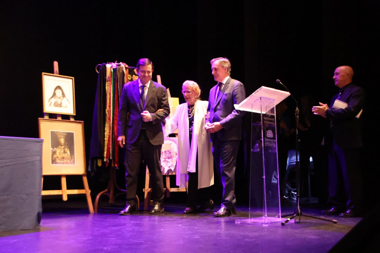 Salamanca rinde homenaje a Pilar Fernández Labrador