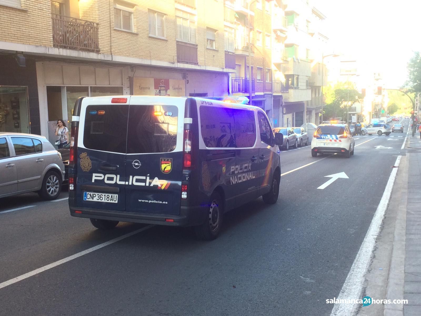 Policía en Camino de las Aguas 2