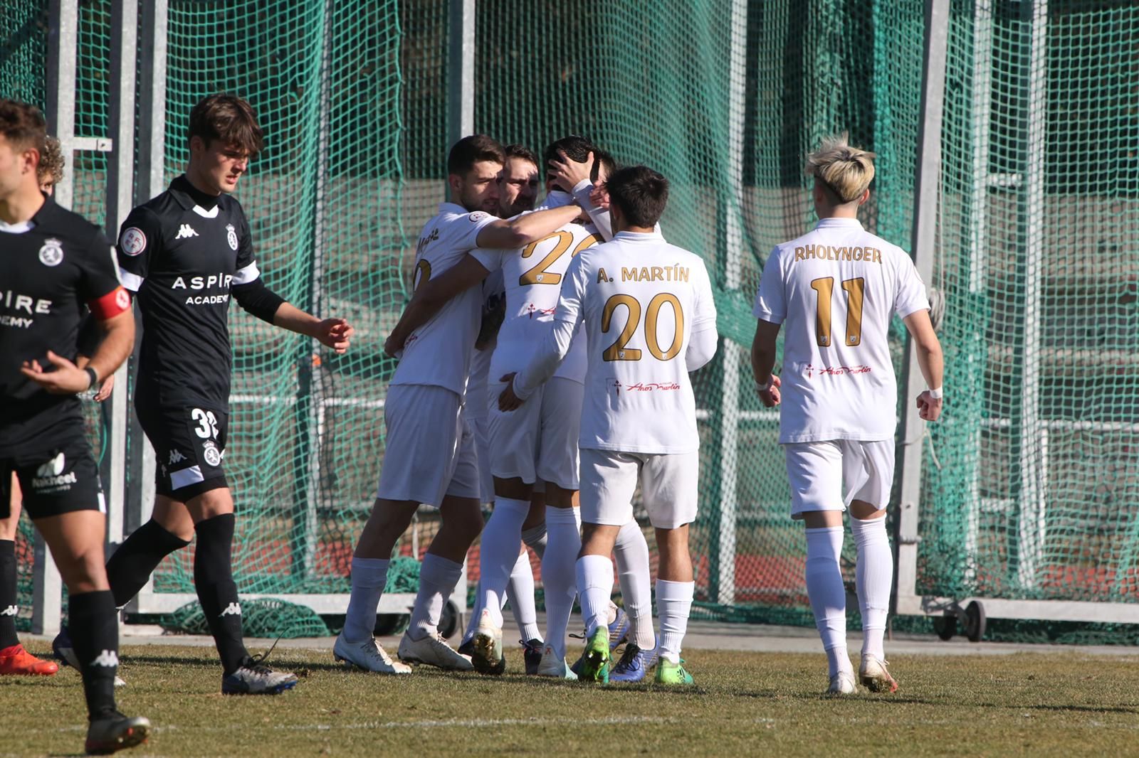 Los jugadores del Ribert celebran su gol ante la Cultural B / FOTO SALAMANCA24HORAS.COM