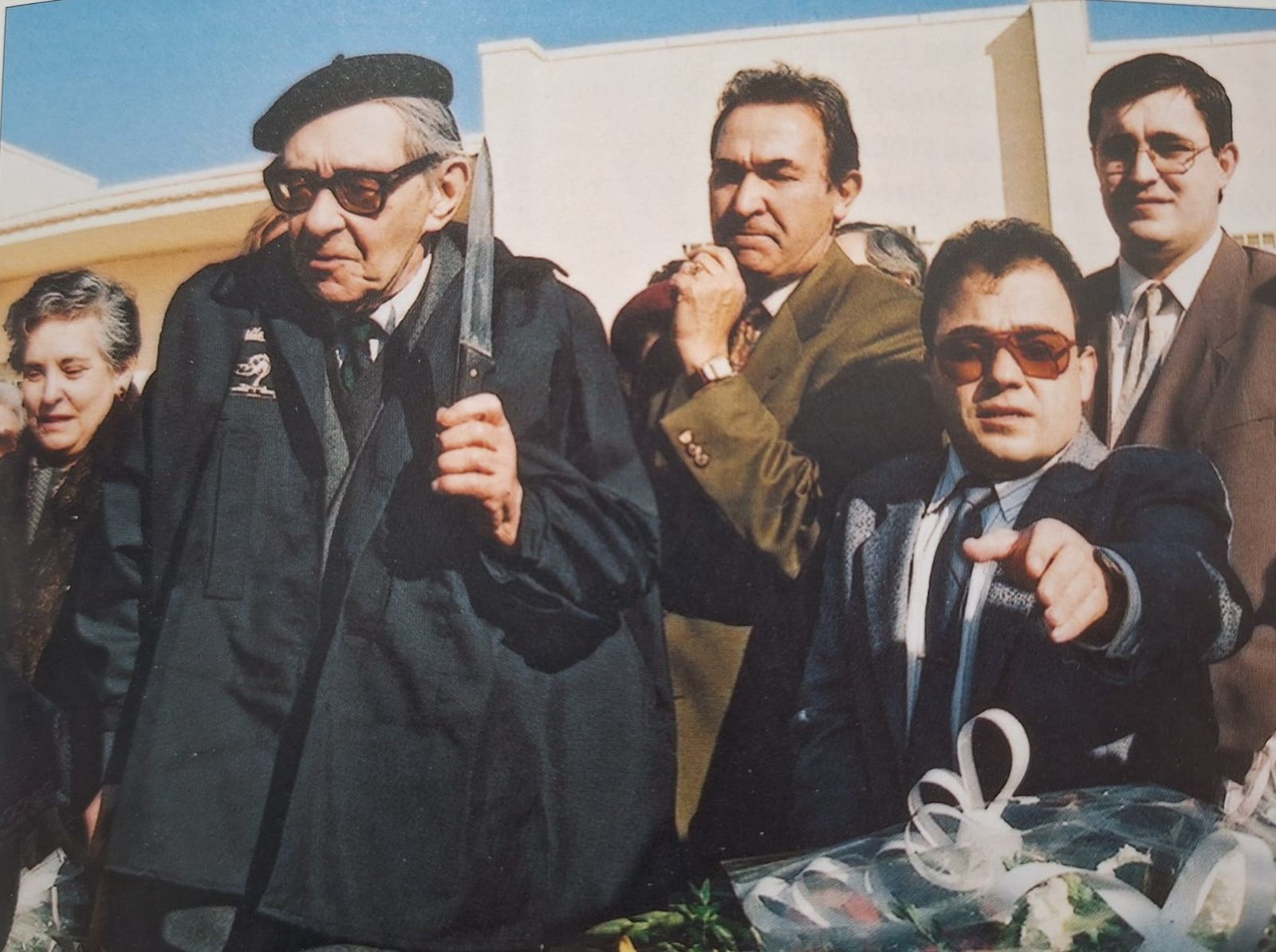 Gonzalo Torrente Ballester como matancero en Guijuelo en una imagen publicada por Damián Martín