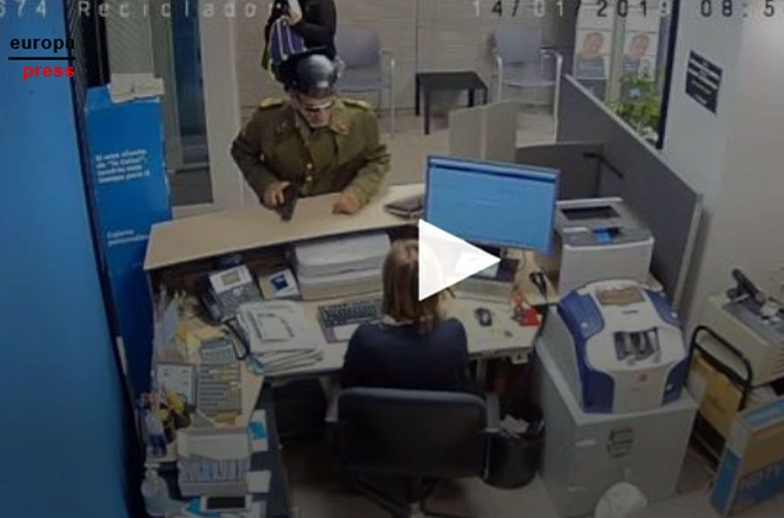 Robo sucursal banco guardia