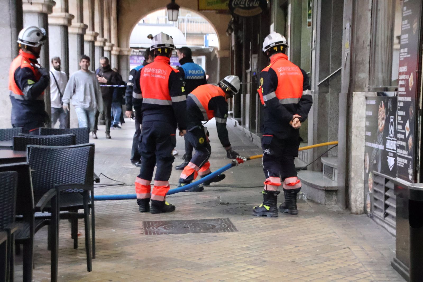 Bomberos en Gran Vía 47
