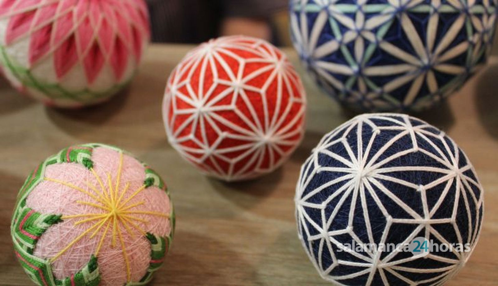 Temari, artesanía tradicional japonesa elaborada en el Centro Cultural Hispano Japonés en Salamanca (20)