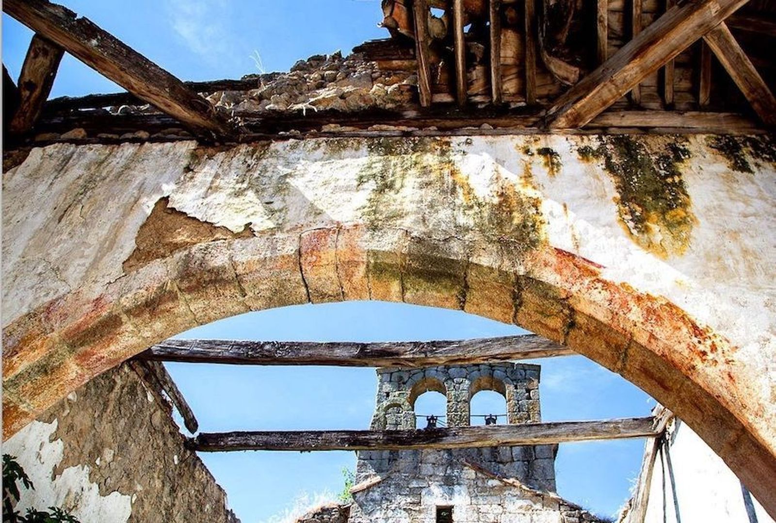 Iglesia de Casas de Monleón