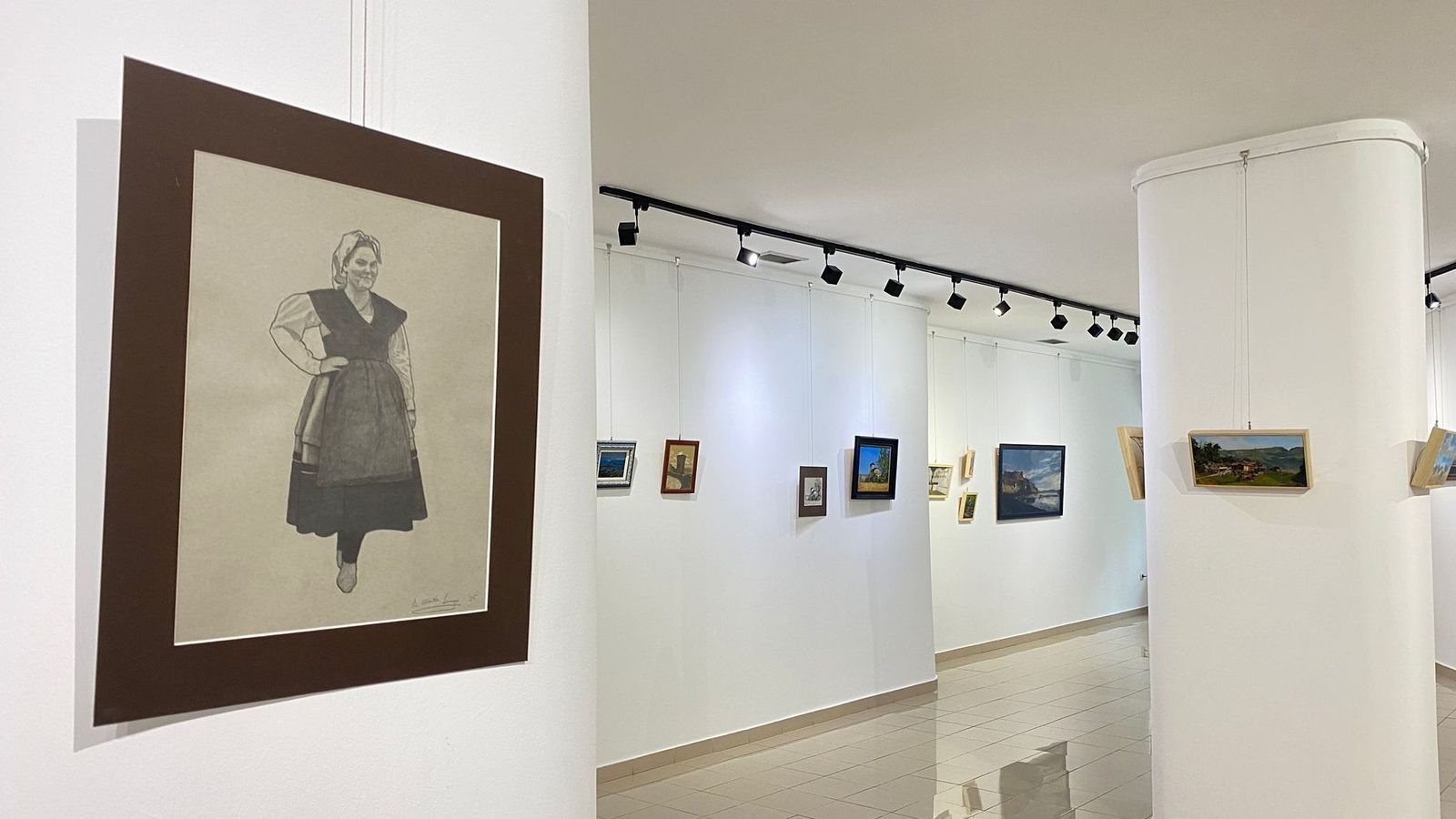 La exposición ‘Tradición y paisajes’ del joven Álvaro Martín se abre paso en Salamanca