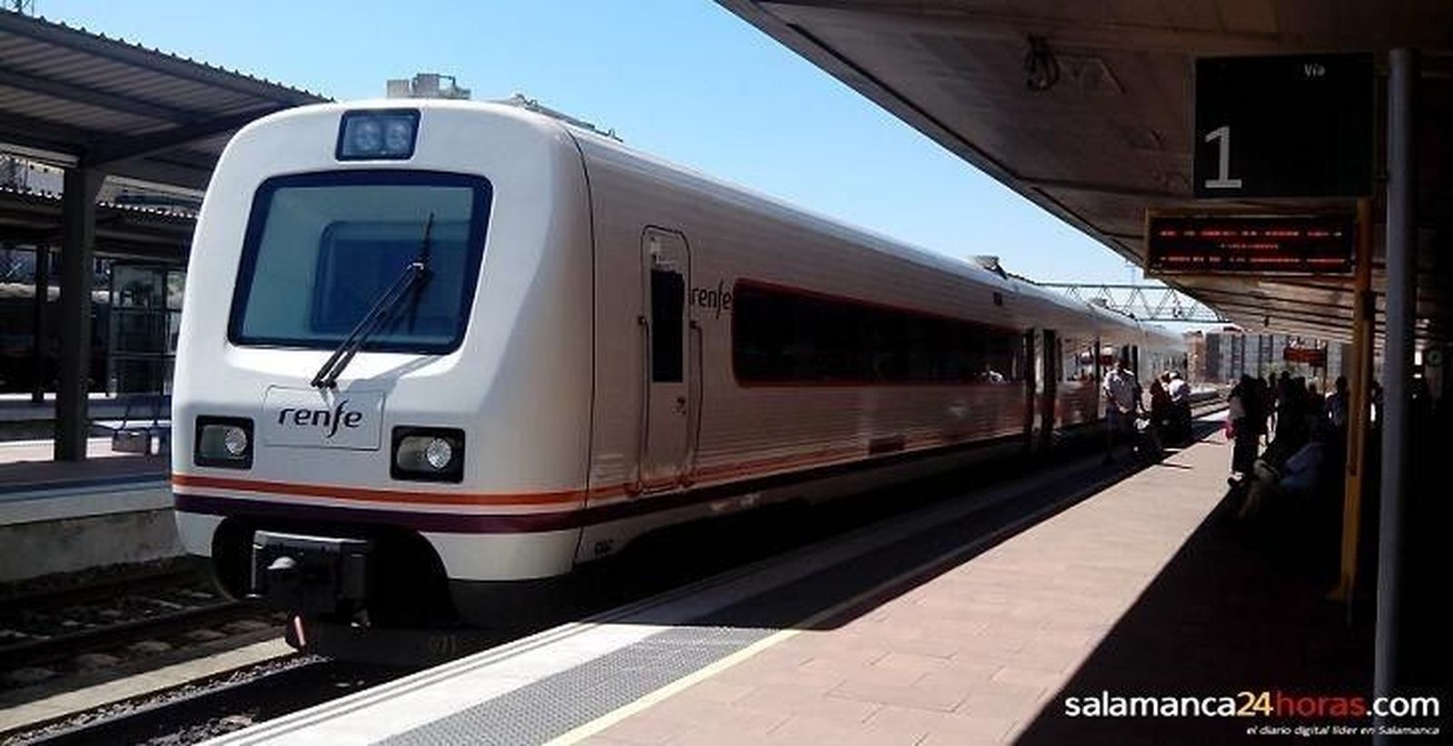 Renfe transportó 7,6 millones de viajeros en 2013 en los trenes que pasan por Castilla y León