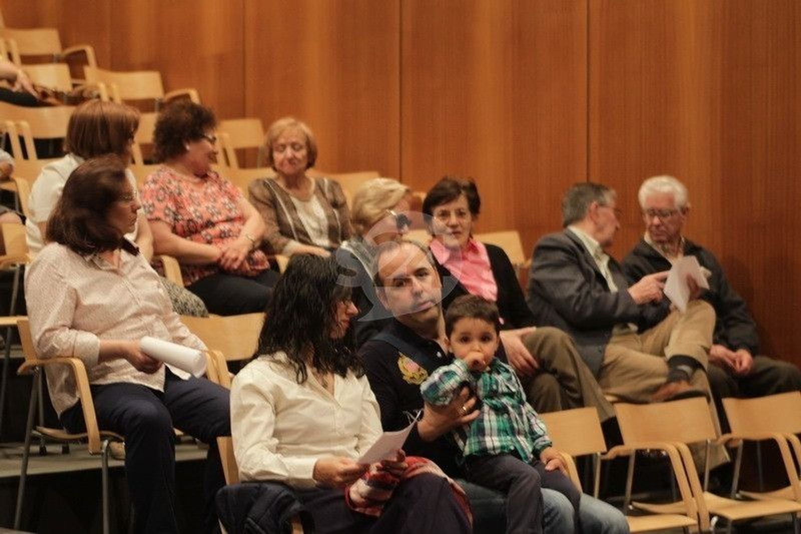 Piano en la biblioteca torrente