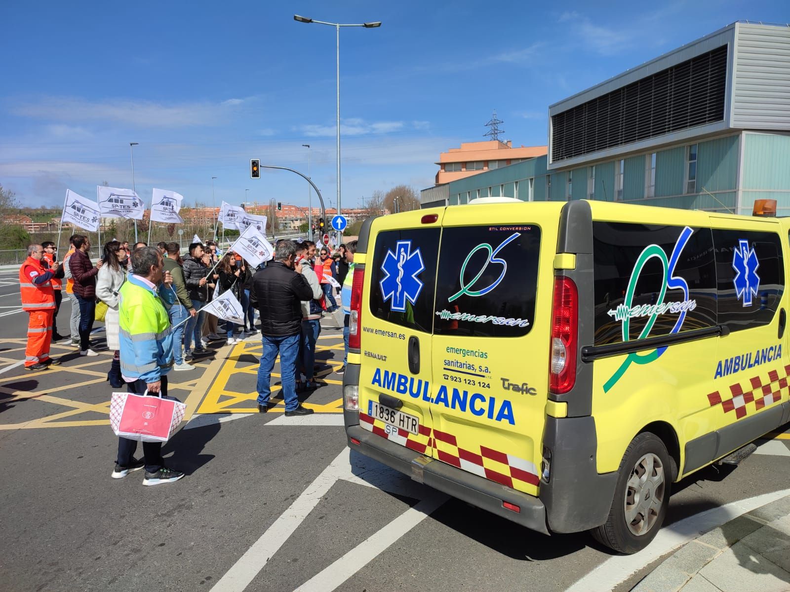 Primer paro parcial convocado por el Comité de Empresa de Emergencias Sanitarias SA UTE (ambulancias) (4)