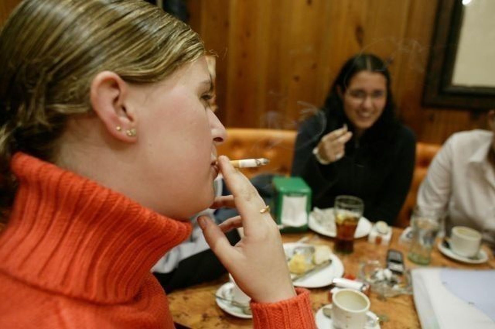 El cáncer de pulmón aumenta casi un 50% entre las mujeres en apenas seis años