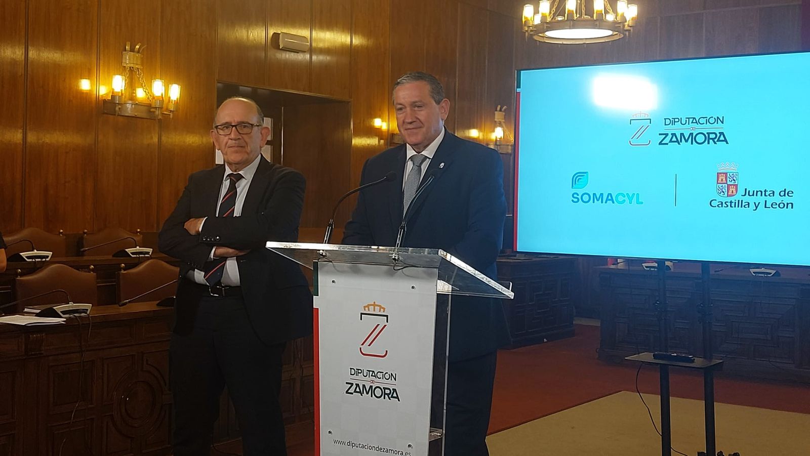 Javier Faúndez y el director general de Somacyl, José Manuel Jiménez