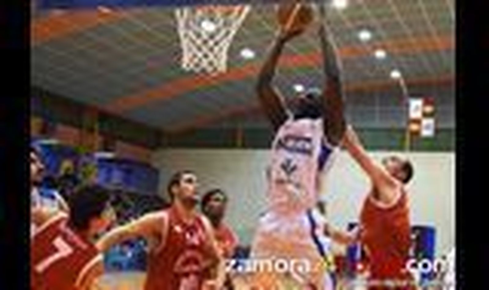 El CB Zamora logra un triunfo de personalidad ante Fundación León (86-73)