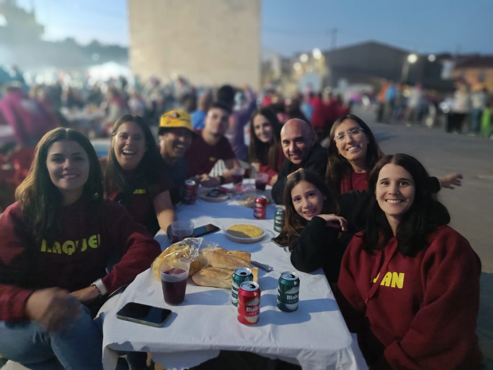 Los vecinos de Pereña de la Ribera se van de cena popular