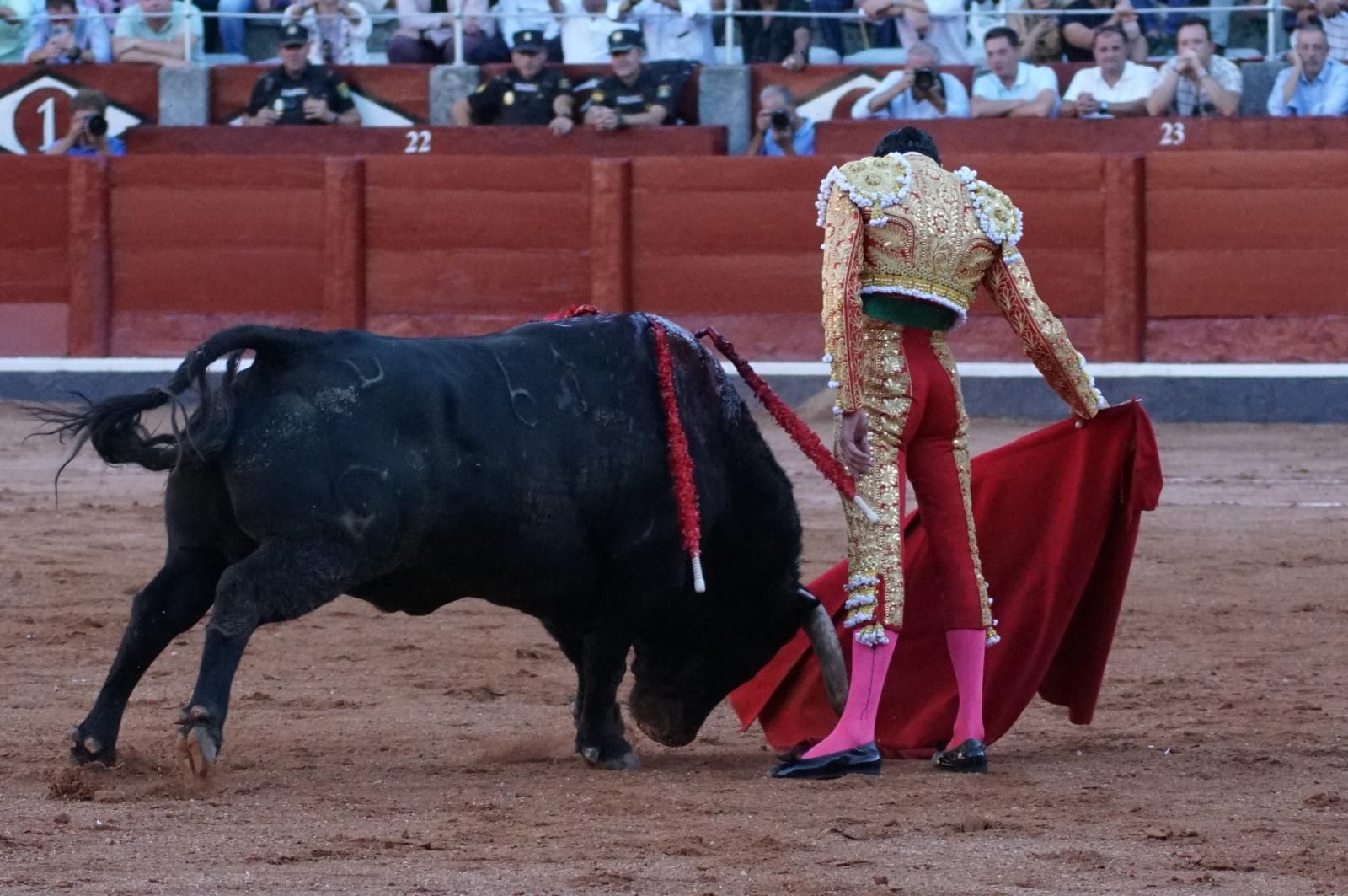 Emilio de Justo, Juan Ortega y Roca Rey inauguran el cartel de figuras en la feria de Salamanca: la corrida de Garcigrande en imágenes