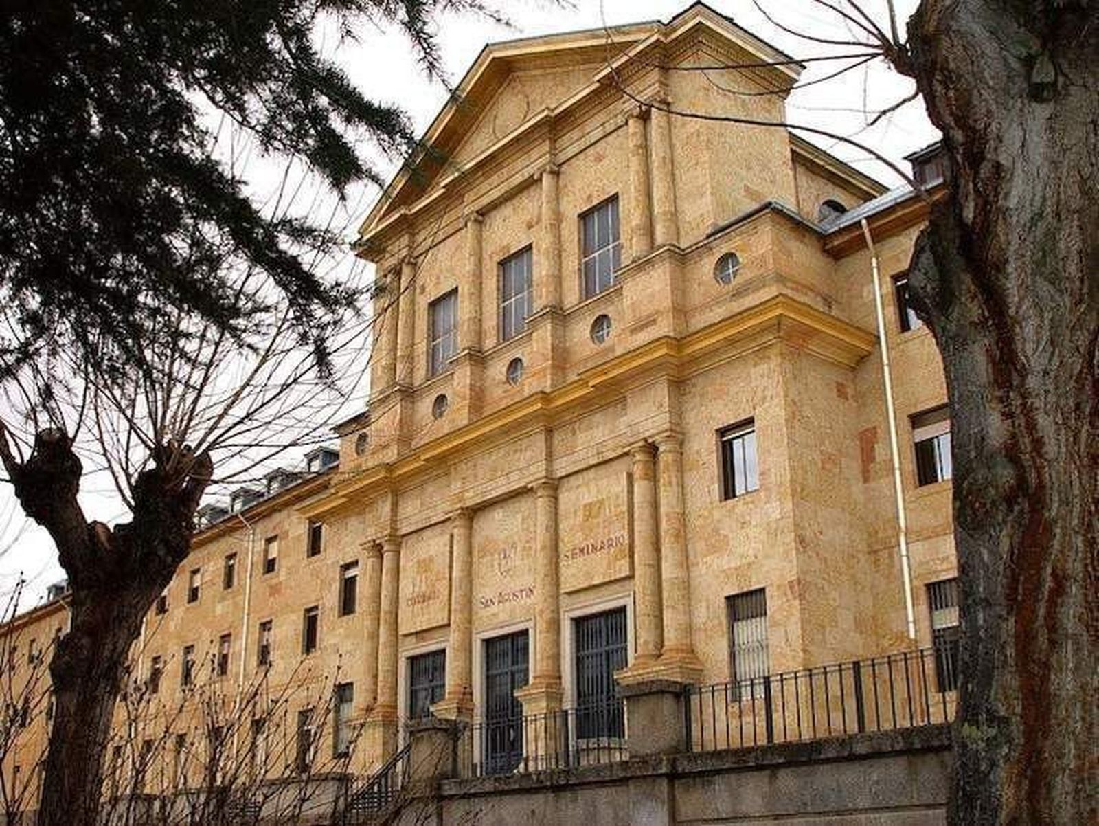El Colegio San Agustín becará los estudios a diez niños en Panamá