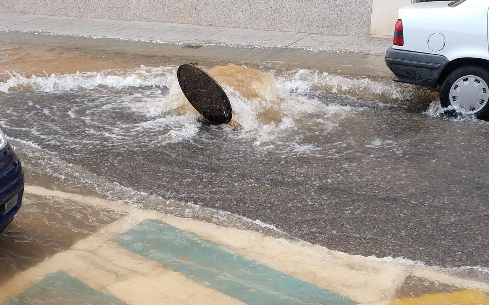 reventon-de-una-tuberia-en-campo-de-marte