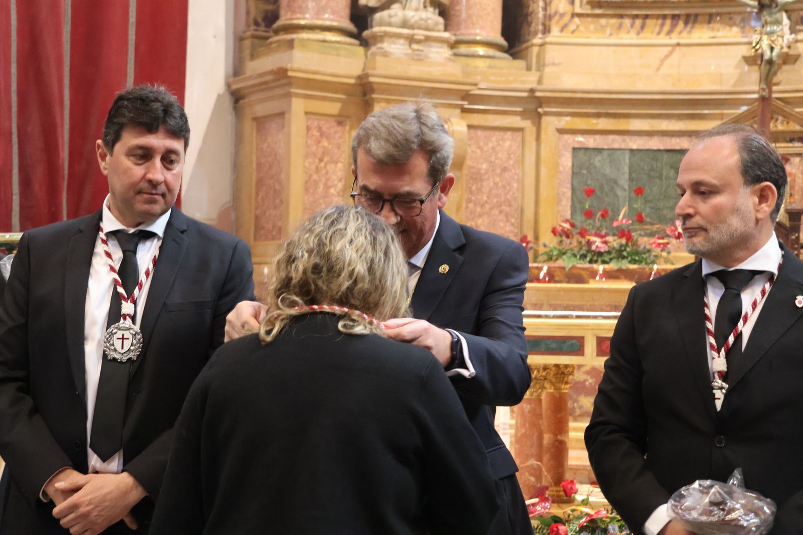 entrada-de-nuevos-hermanos-de-la-cofradia-del-silencio-18