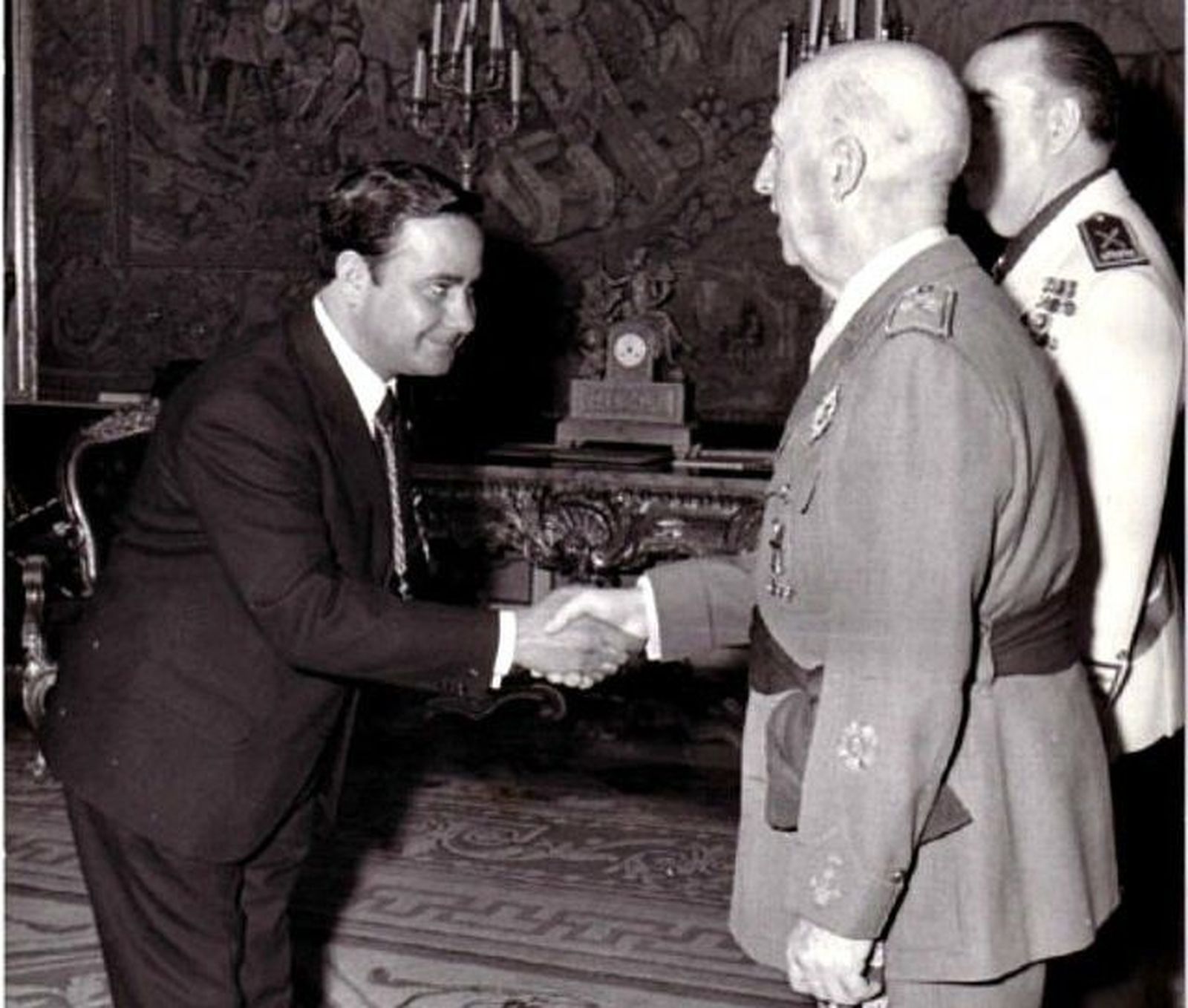 Otra Medalla de Oro a Franco que permanece vigente y desconocida, en Sabero