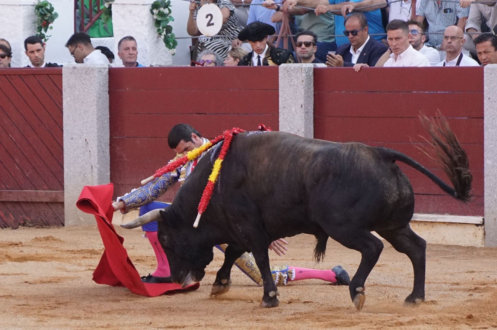 : Emilio de Justo y Diosleguarde cierran en hombros una feria de Guijuelo marcada por las despedidas de El Capea y Javier Castaño