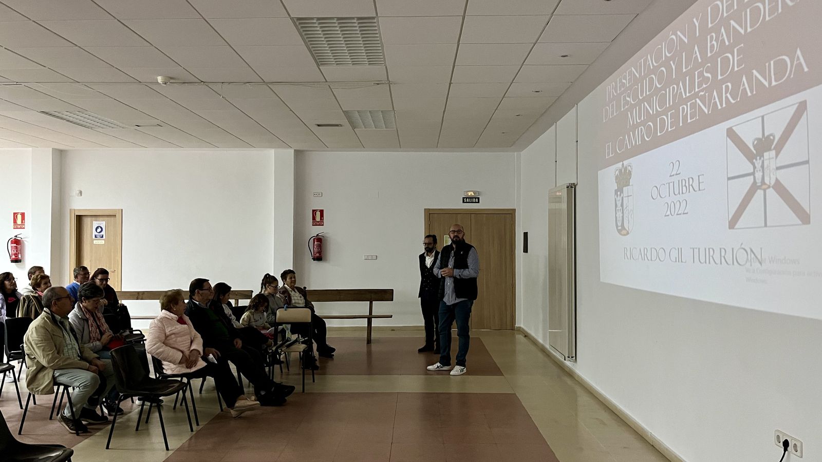 Un momento de la presentación del nuevo escudo del Ayuntamiento de El Campo