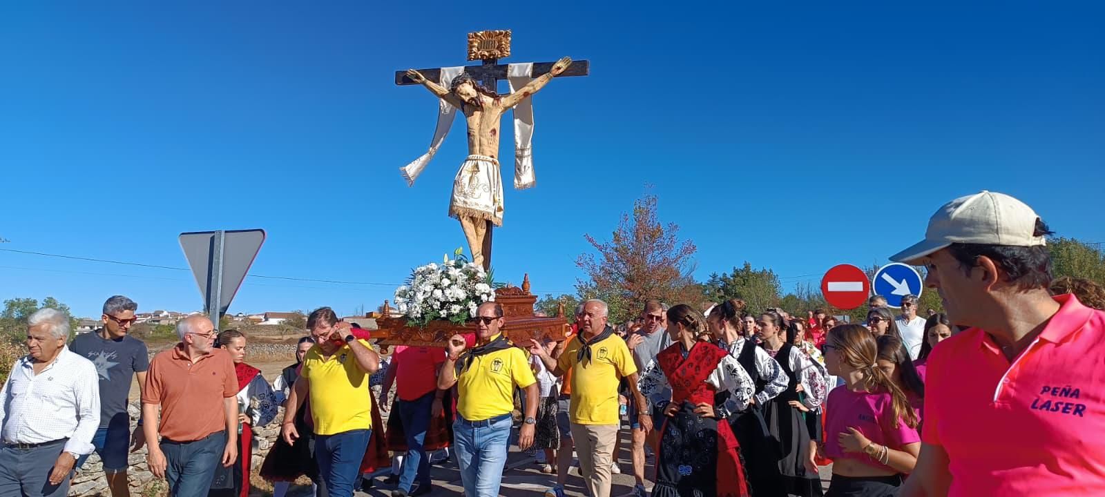 Bajada del Cristo a la ermita Barruecopardo (31).jpeg