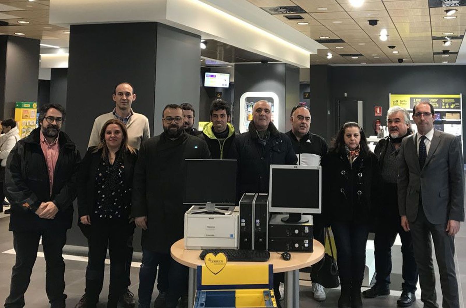 Zamora Correos entrega equipos informáticos