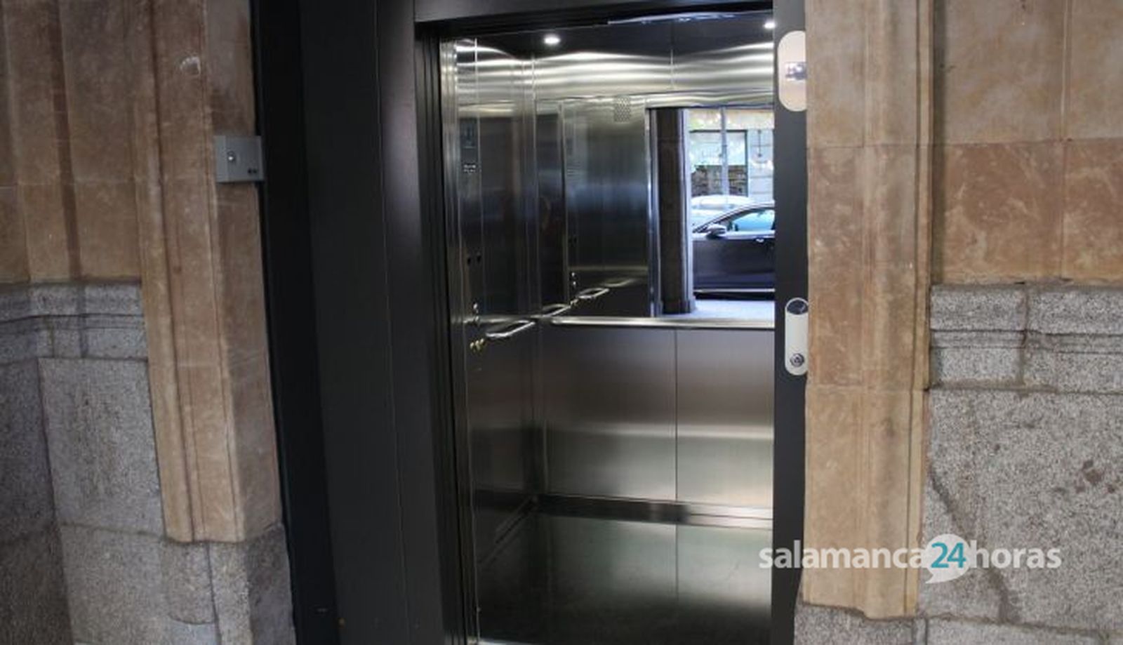 El delegado del Gobierno visita las obras de la Subdelegación