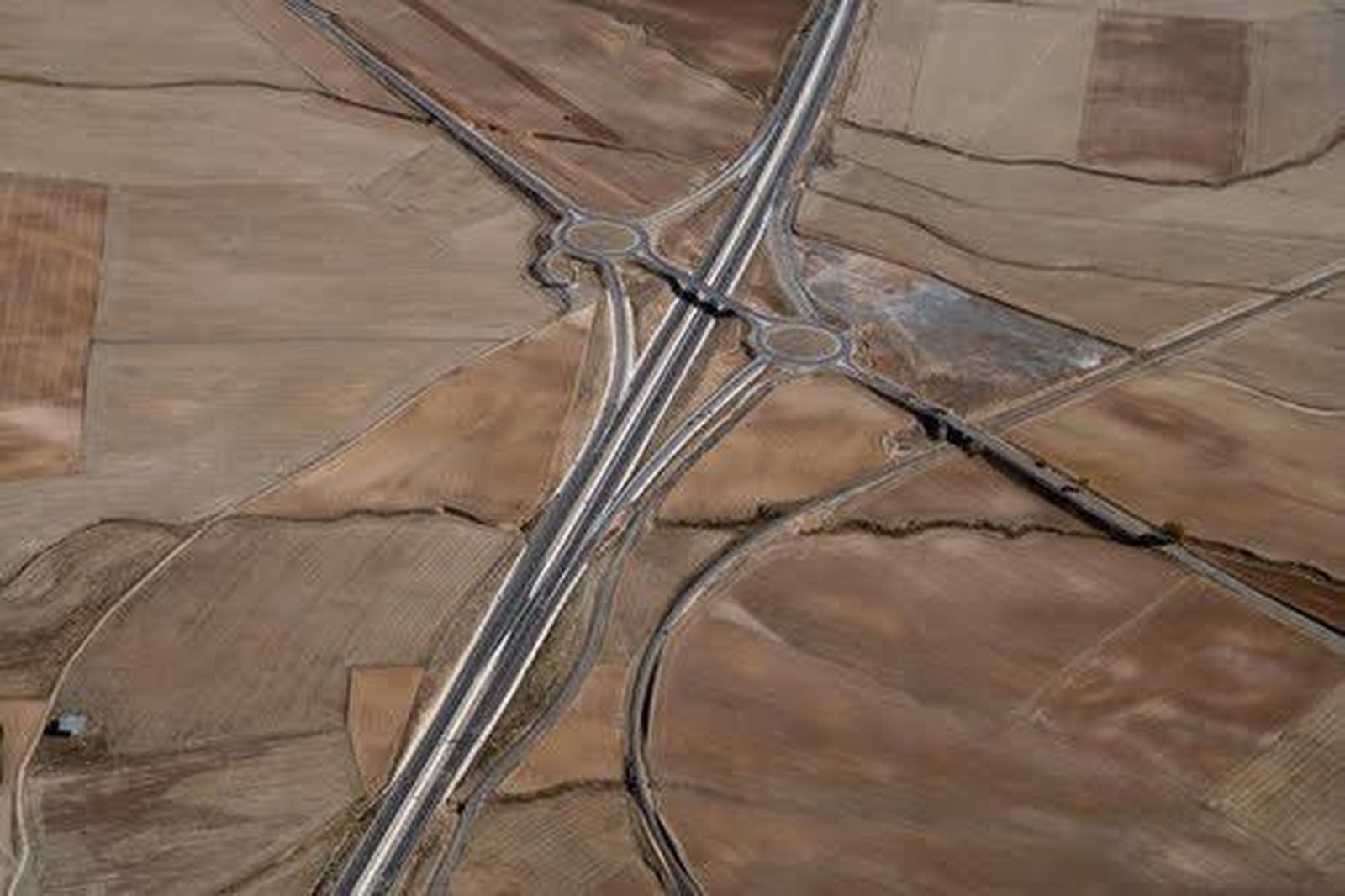 Declarada de emergencia la contratación de obras para consolidar el paso superior en la CL-507, en Ávila